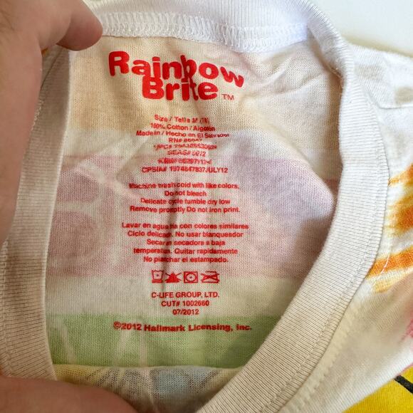 Rainbow Brite 2012 T-Shirt Size Medium Vintage Girls - Picture 5 of 5
